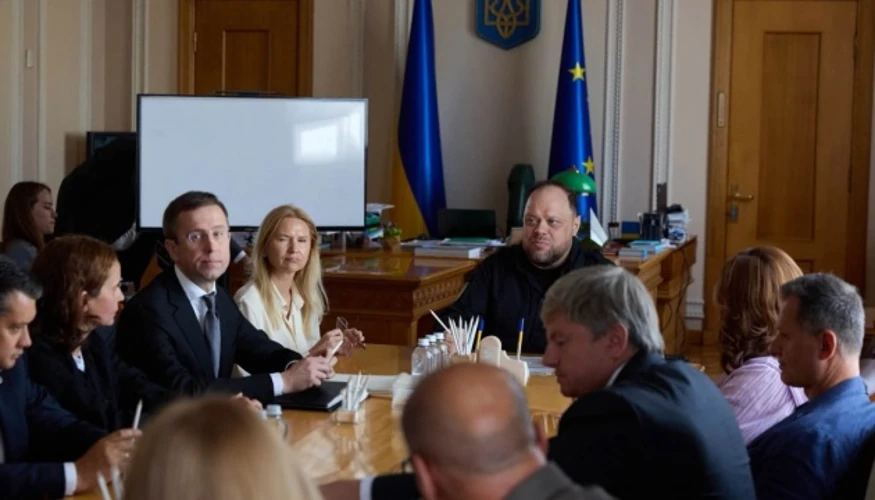 Сергій Корецький під час наради у Верховній Раді щодо бюджетних викликів