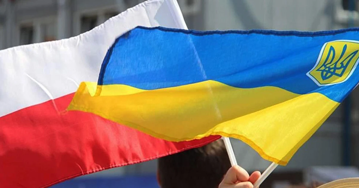 Пункт пропуску на українсько-польському кордоні